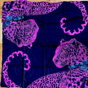 Juicy couture 100% silk (35”x35”)